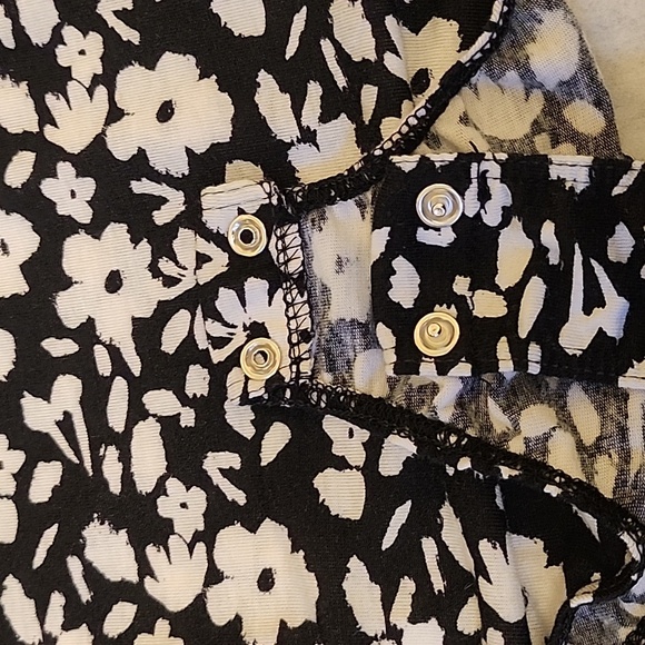 POOF NEW YORK.      The body suits - Picture 4 of 6